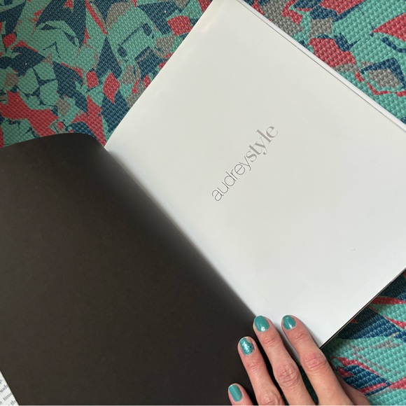 Audrey Hepburn Style Book - Picture 4 of 9